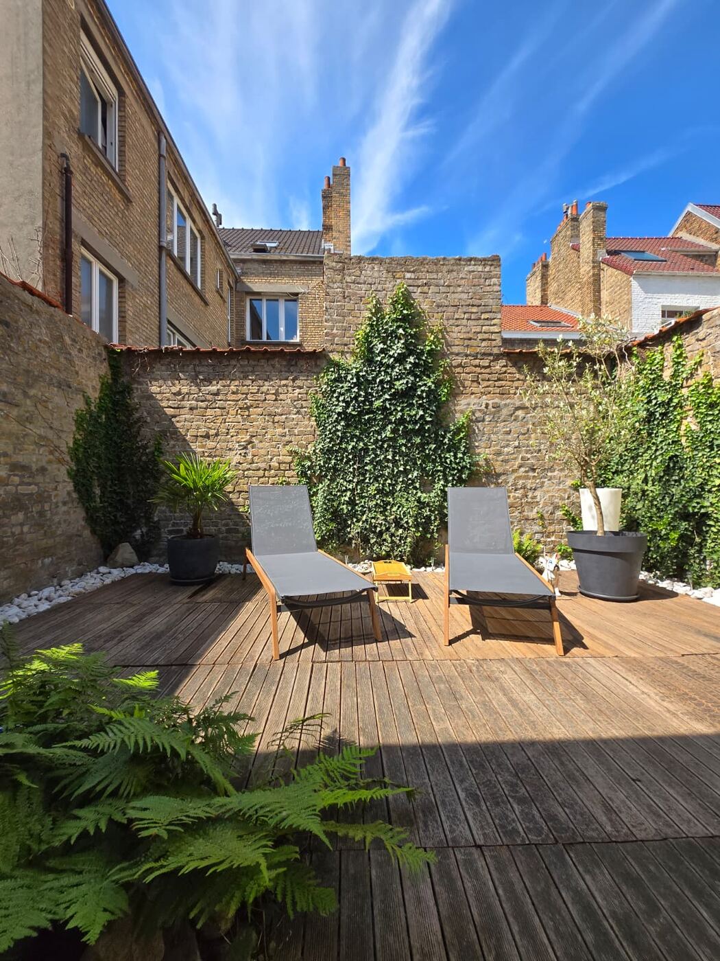 Loucé — terrasse, bains de soleil